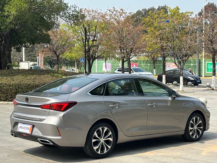 Фото 9 - Changan Eado Plus