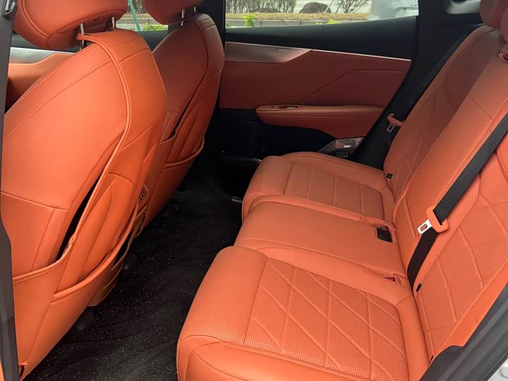 Фото 8 - Changan Deepal S05