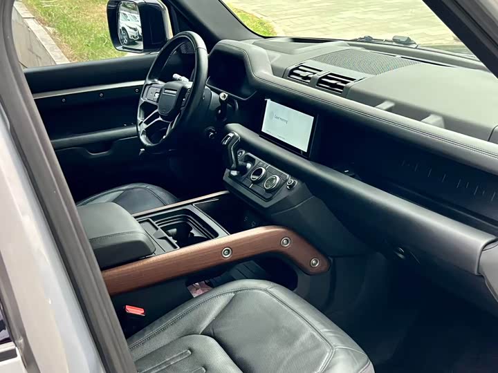 Фото 7 - Land Rover Defender