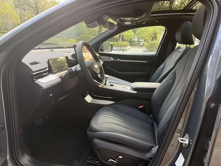 Фото 6 - Geely Preface