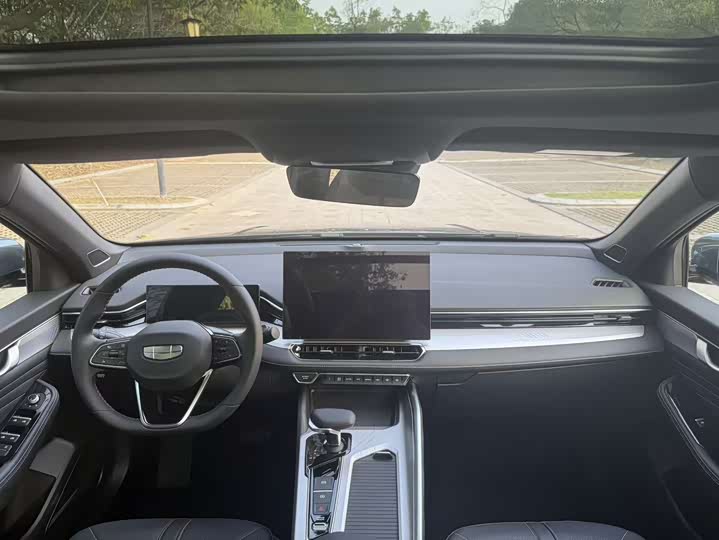 Фото 8 - Geely Preface