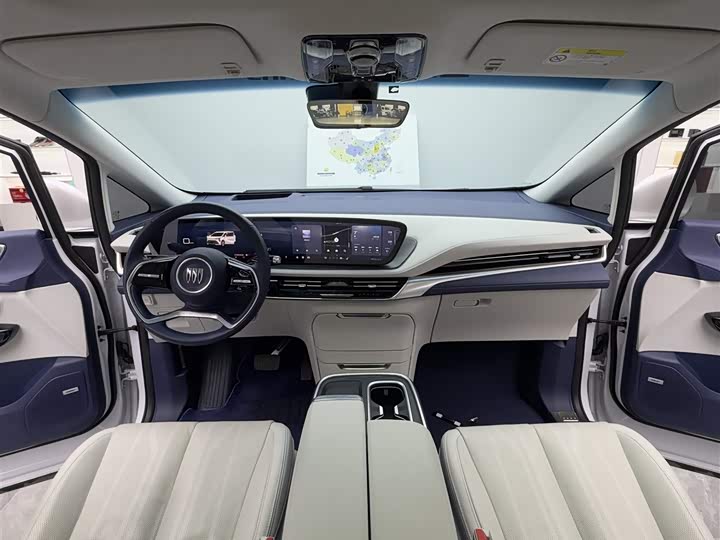 Photo 8 - Buick GL8 Century