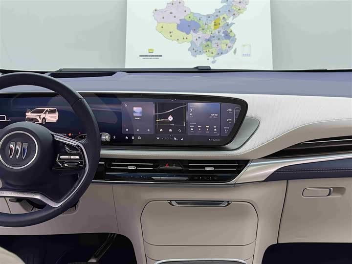 Photo 9 - Buick GL8 Century