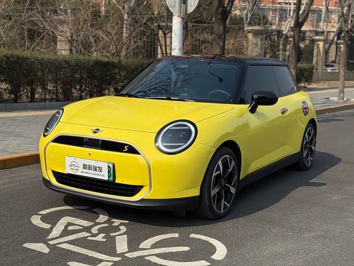 Фото 1 - Mini Cooper