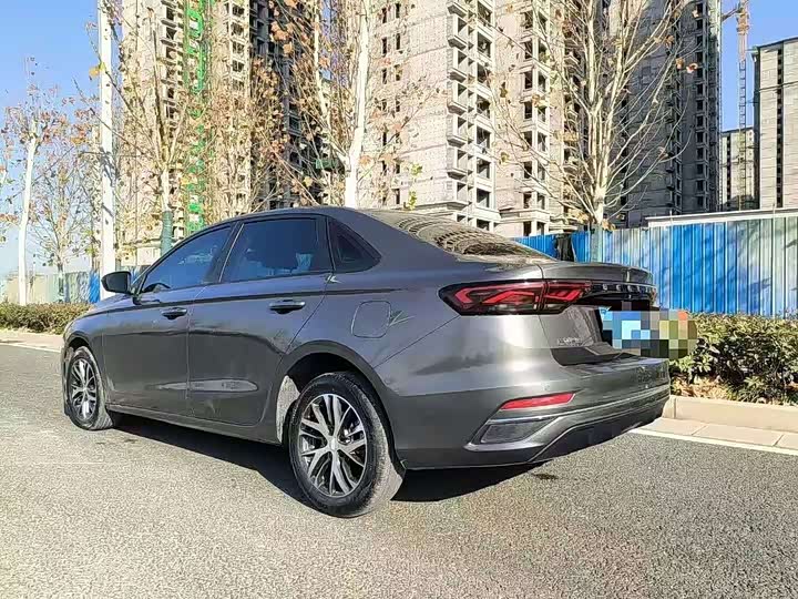 Фото 7 - Geely Emgrand