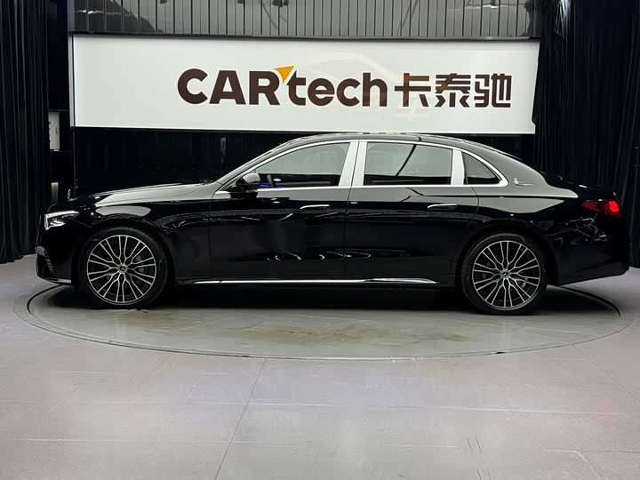 Фото 3 - Mercedes-Benz E-Class