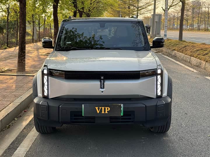 Фото 2 - Chery iCar 03