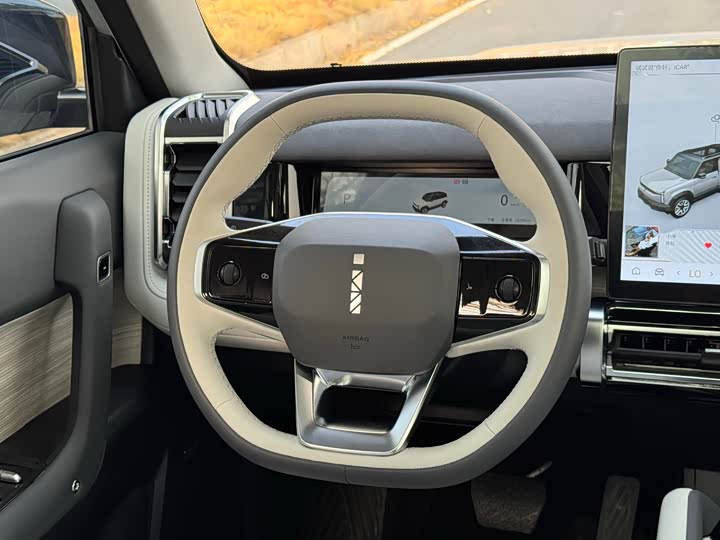 Фото 7 - Chery iCar 03