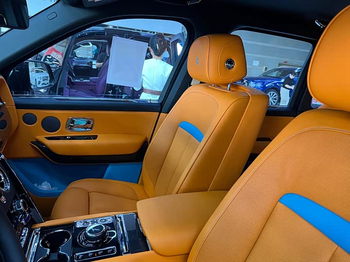 Photo 9 - Rolls-Royce Cullinan