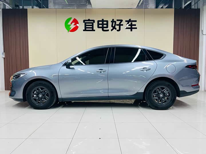 Фото 3 - BYD Qin Plus