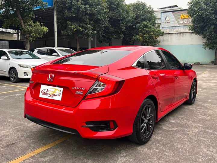 Фото 7 - Honda Civic