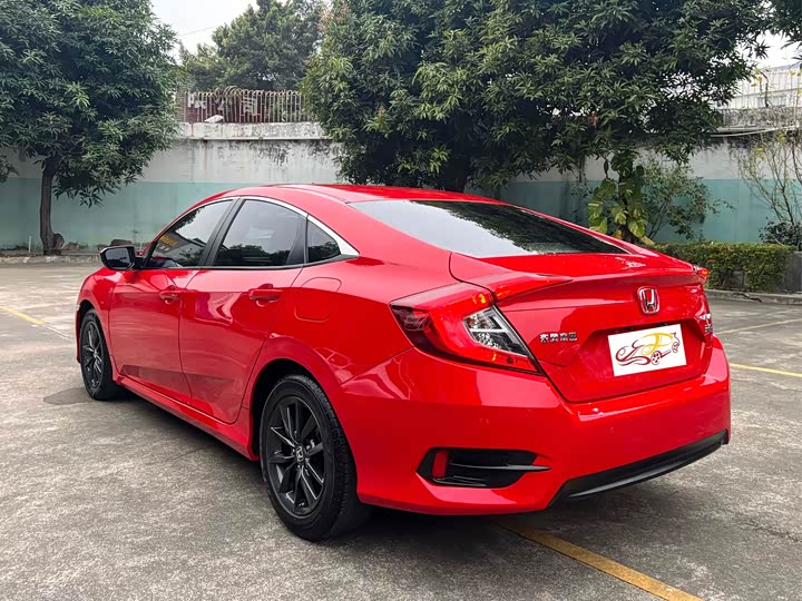 Фото 9 - Honda Civic