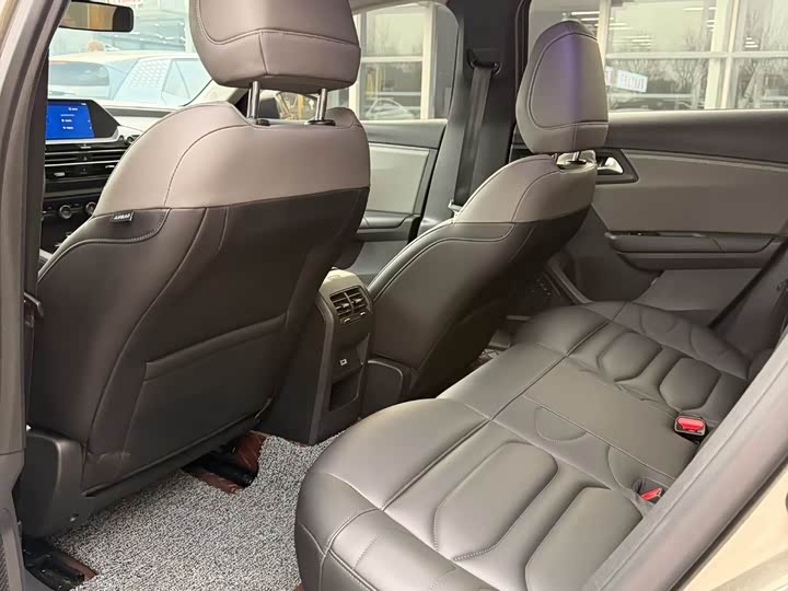 Фото 8 - Citroen C5 X