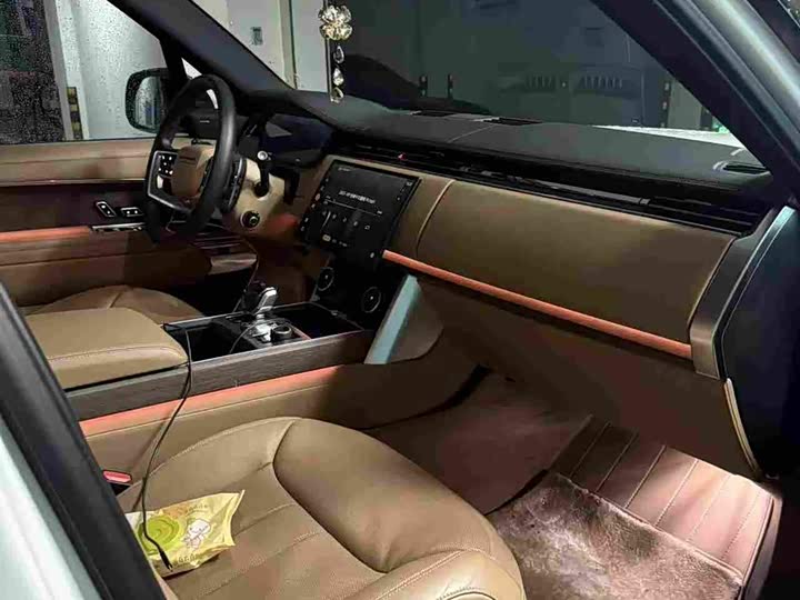 Photo 6 - Land Rover Range Rover