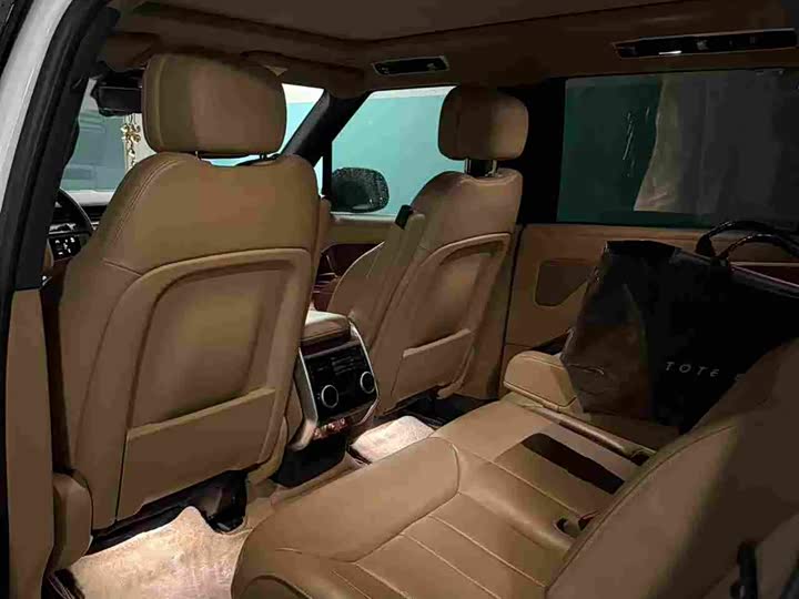 Photo 8 - Land Rover Range Rover