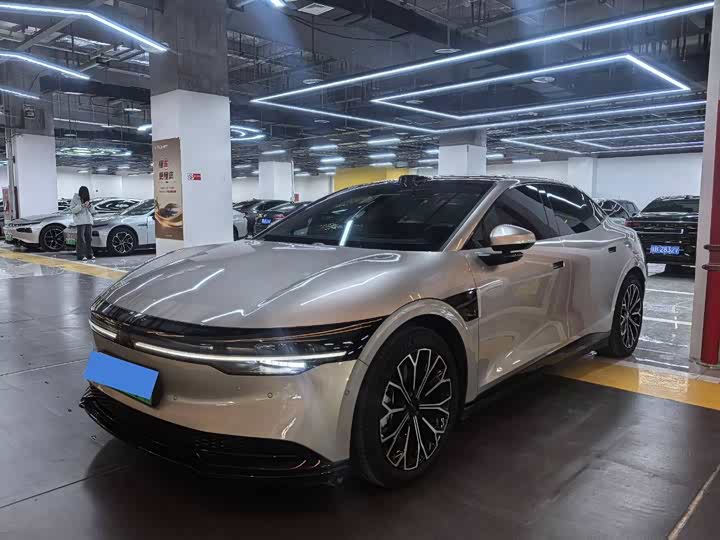 Фото 1 - Zeekr 007