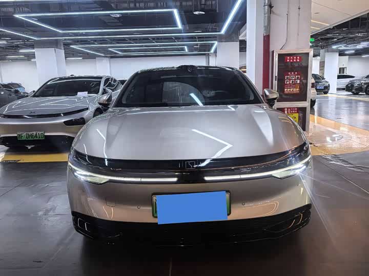 Фото 2 - Zeekr 007