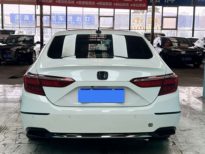 Фото 7 - Honda Inspire