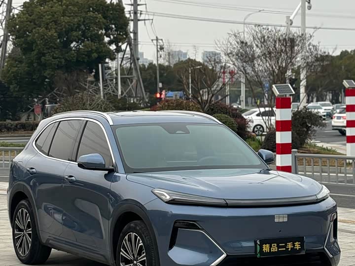 Photo 3 - Geely Galaxy Starship 7