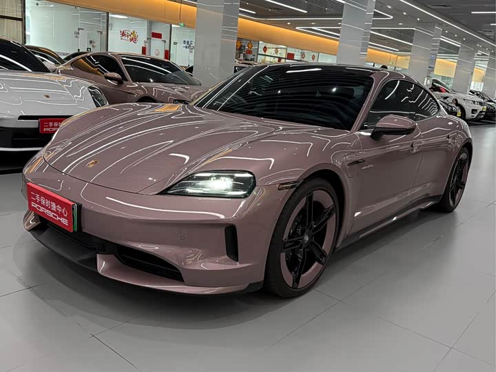 Фото 1 - Porsche Taycan