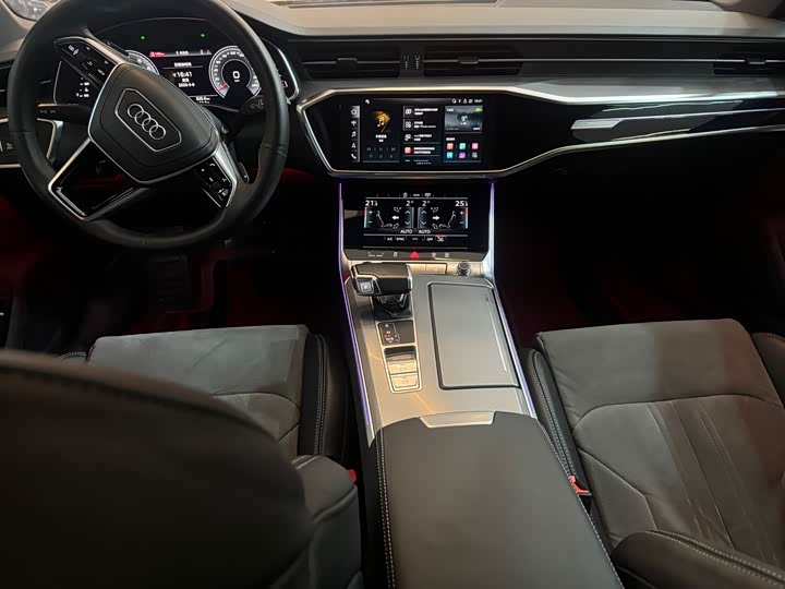 Фото 4 - Audi A6L