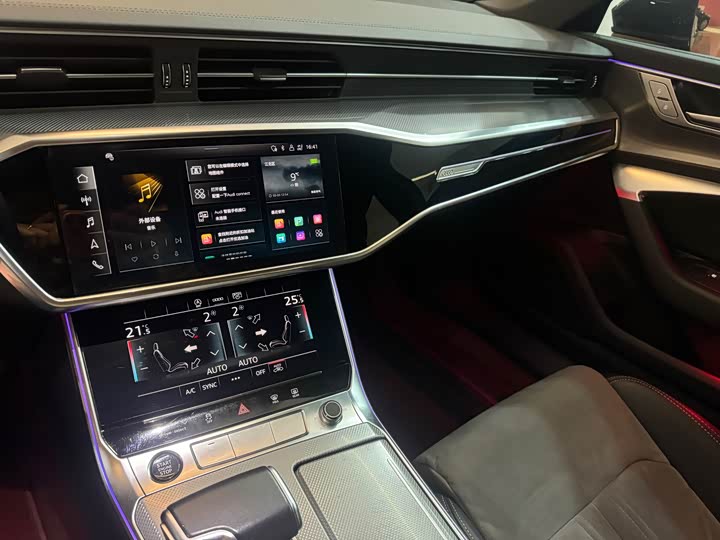 Фото 6 - Audi A6L