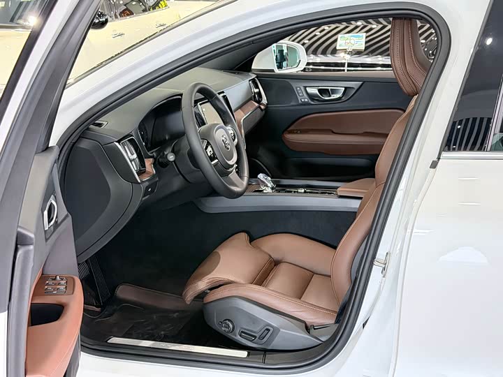 Фото 6 - Volvo V60