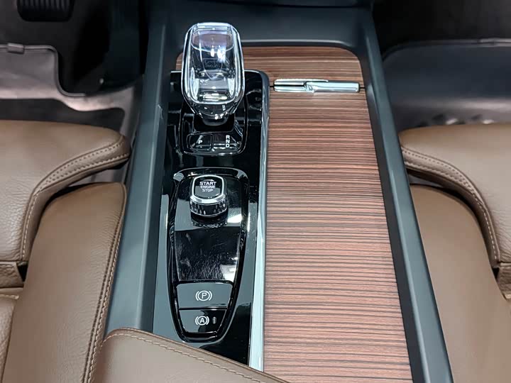 Фото 9 - Volvo V60