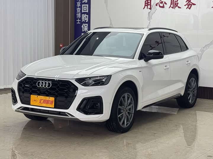 Фото 1 - Audi Q5L