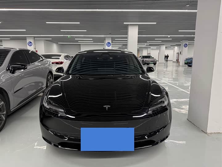 Фото 2 - Tesla Model 3