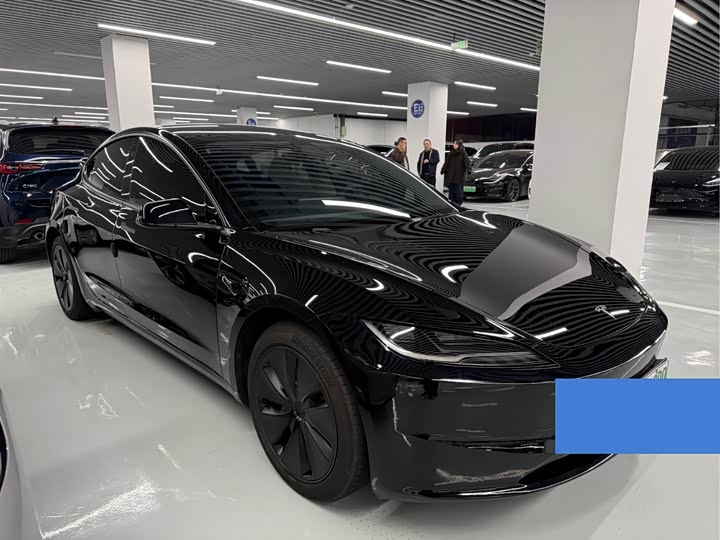 Фото 3 - Tesla Model 3