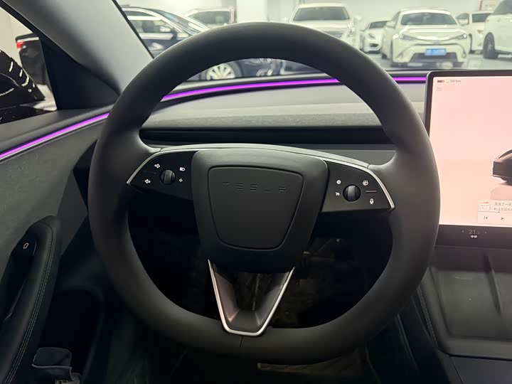 Фото 9 - Tesla Model 3