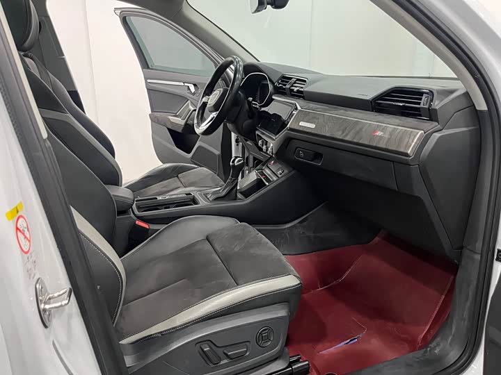 Фото 4 - Audi Q3