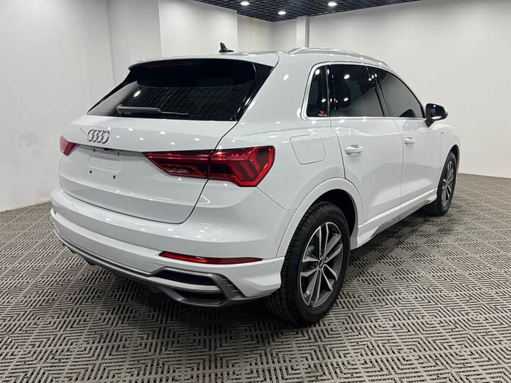 Фото 7 - Audi Q3