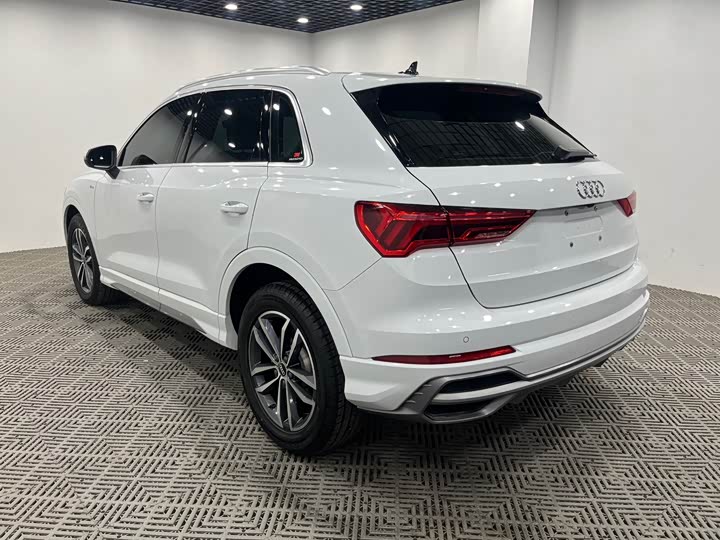 Фото 9 - Audi Q3