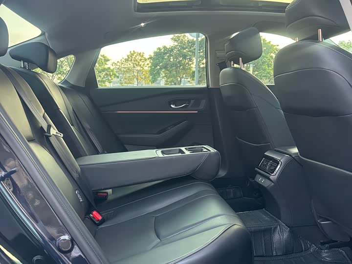 Фото 6 - Honda Accord