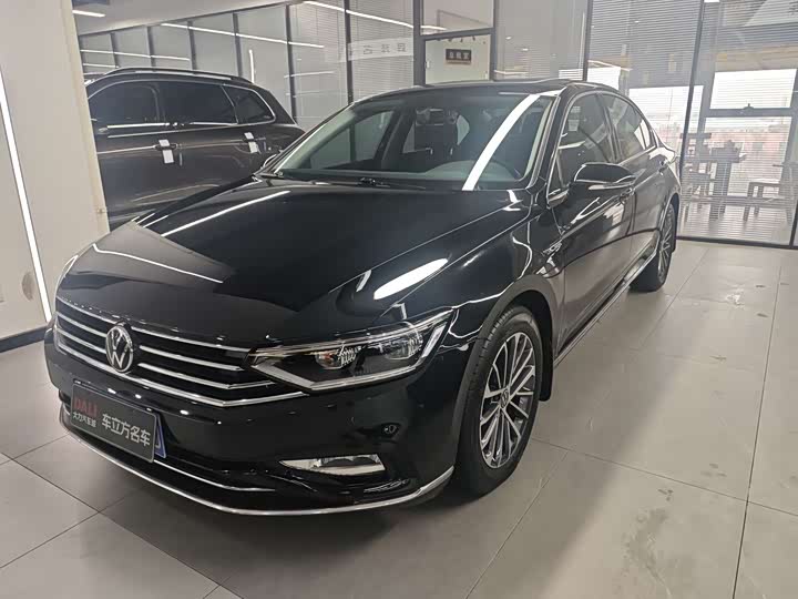 Photo 1 - Volkswagen Magotan