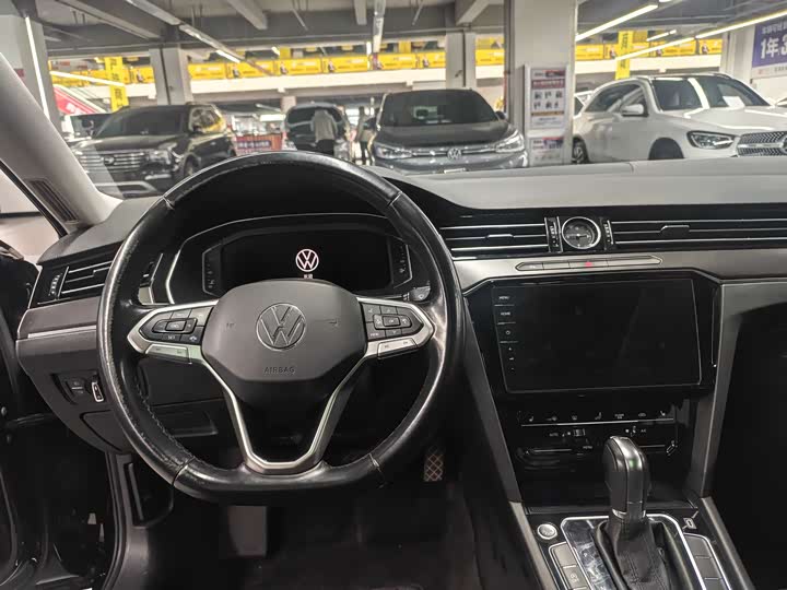 Photo 5 - Volkswagen Magotan