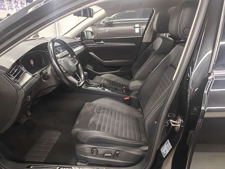 Photo 6 - Volkswagen Magotan