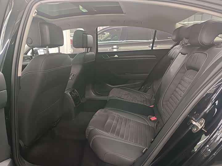 Photo 7 - Volkswagen Magotan