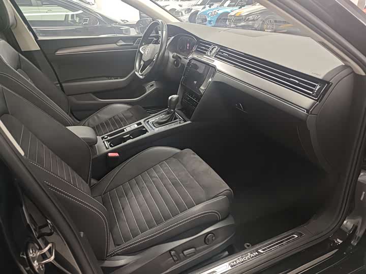 Photo 8 - Volkswagen Magotan