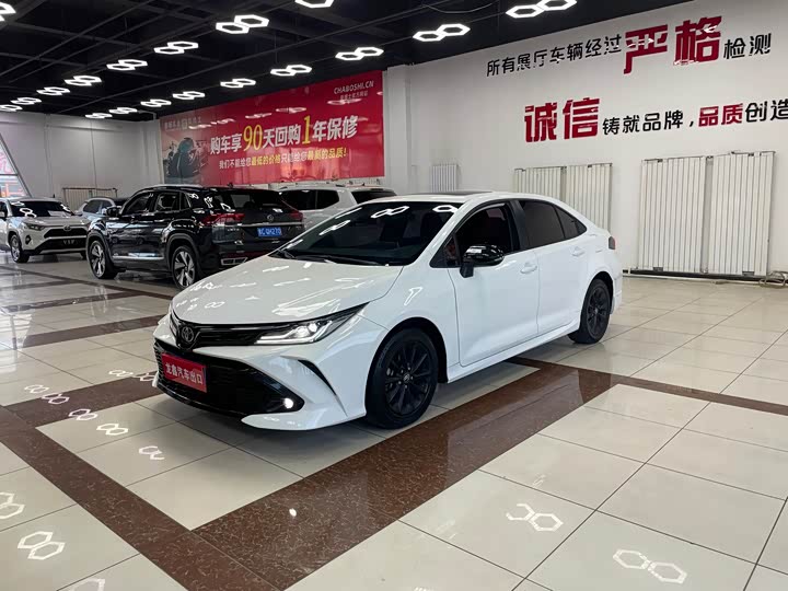 Фото 2 - Toyota Corolla