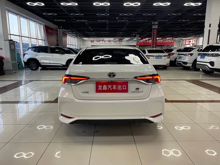 Фото 4 - Toyota Corolla