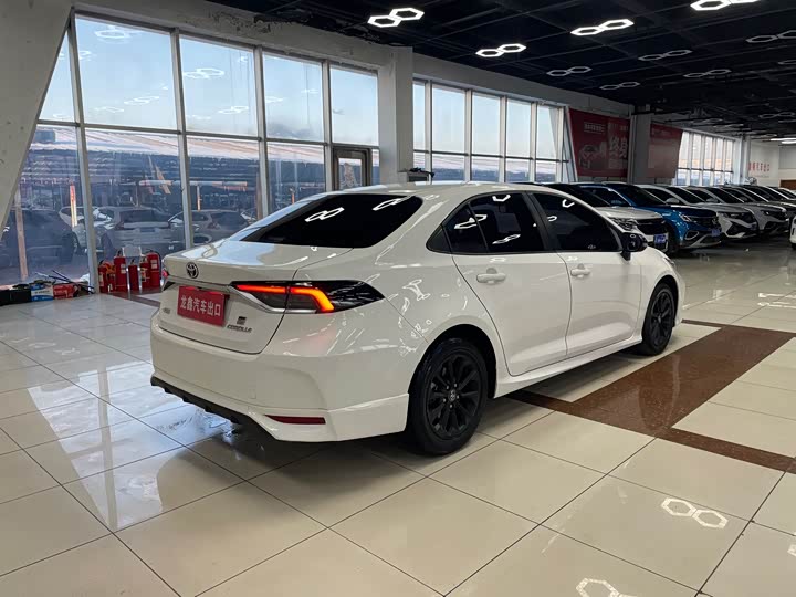 Фото 5 - Toyota Corolla