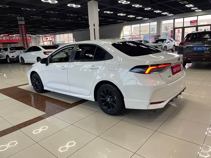 Фото 6 - Toyota Corolla