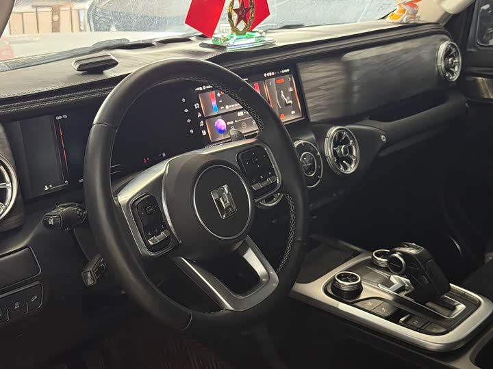 Фото 8 - Tank 300