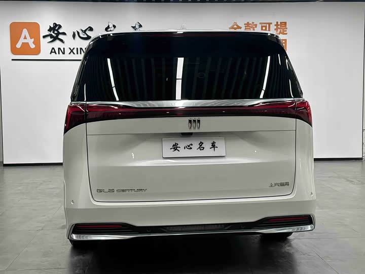 Photo 4 - Buick GL8 Century