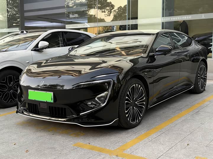 Фото 1 - Avatr 12