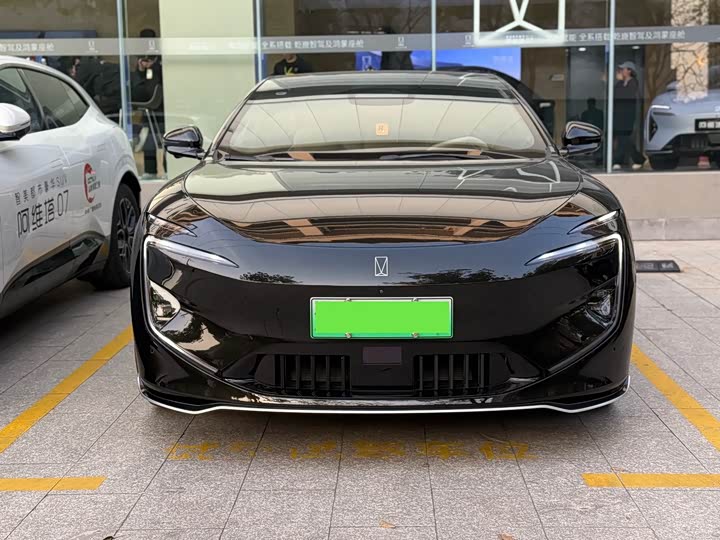 Фото 2 - Avatr 12