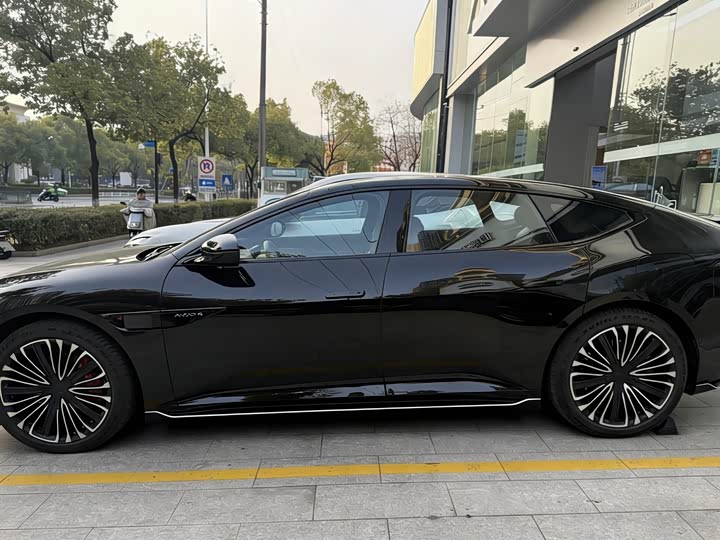 Фото 3 - Avatr 12